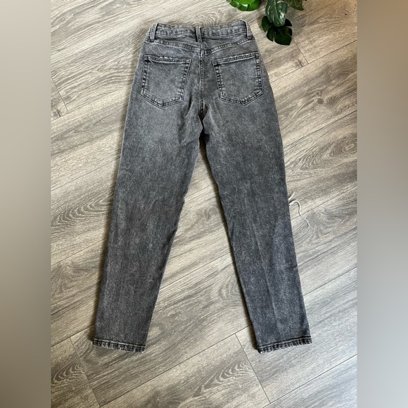 Wild Fable Highest Rise Distressed Mom Jean in grey. Size 00 - Picture 5 of 7